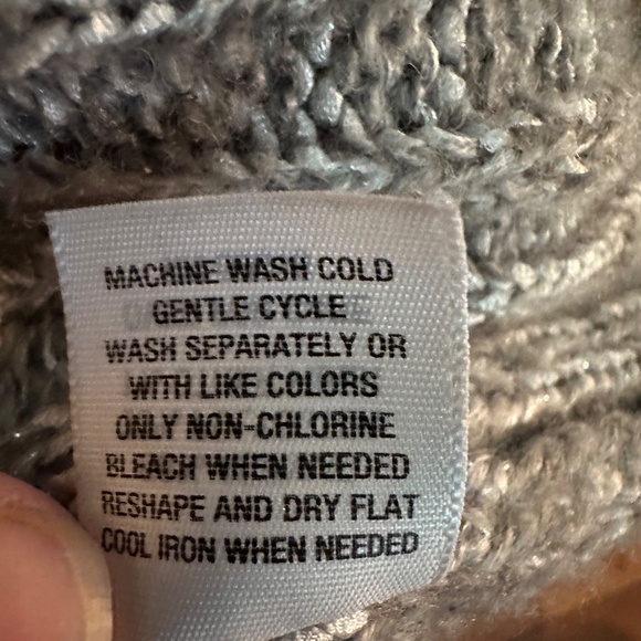 Relativity Gray/Silver Button Down Cardigan Sweater.  Size XL. - Picture 5 of 6